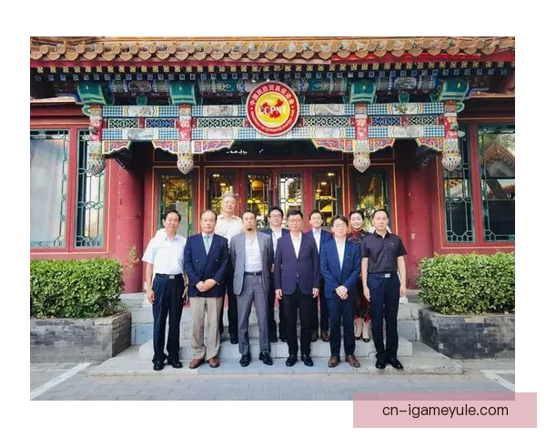 蓝军73岁秘书将退休二十余年